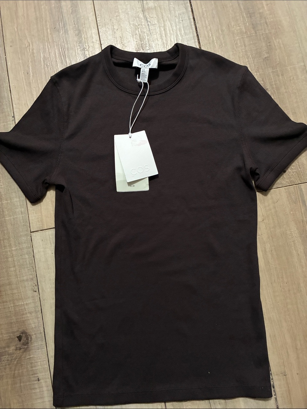 COS slim T-SHIRT in chocolate Brown size small unisex fit